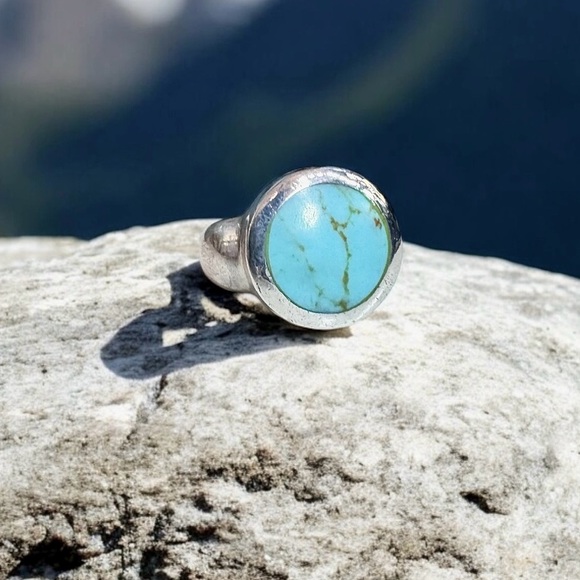 Sterling Silver Turquoise Cabochon Ring (6.75) - Picture 2 of 8
